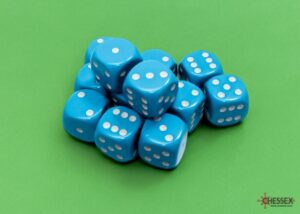 0005897_16mm opaque light blue_a.jpg_415 Dados Chessex Opaque Light Blue/white